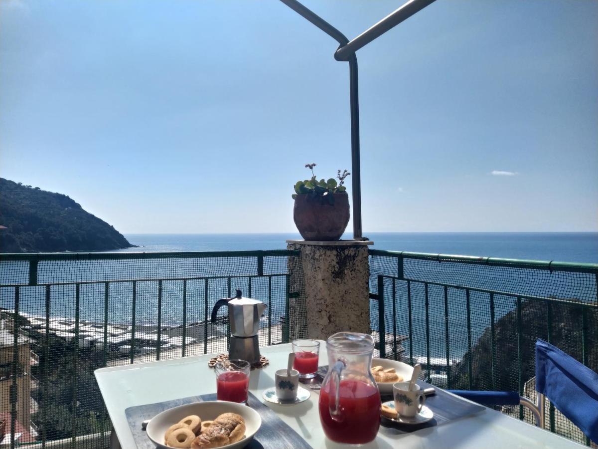 Michela Apartment Sea View Levanto Luaran gambar